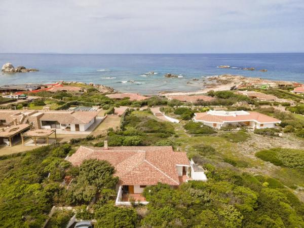 På billedet ses objektet Holiday Home Cagnulari by Interhome beliggende i byen Aglientu.