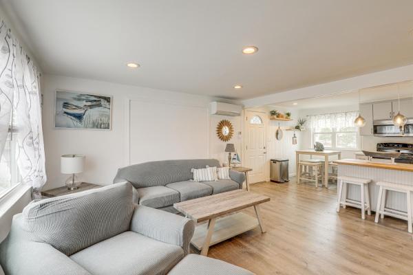 A la foto es mostra l'objecte Beachfront Salisbury Retreat with Fire Pit and Grill situat a la ciutat de Salisbury.