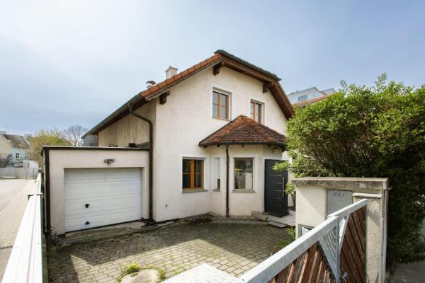 Na fotografii je vidět objekt 4-Bedroom House & Large Garden nacházející se ve městě Vídeň.