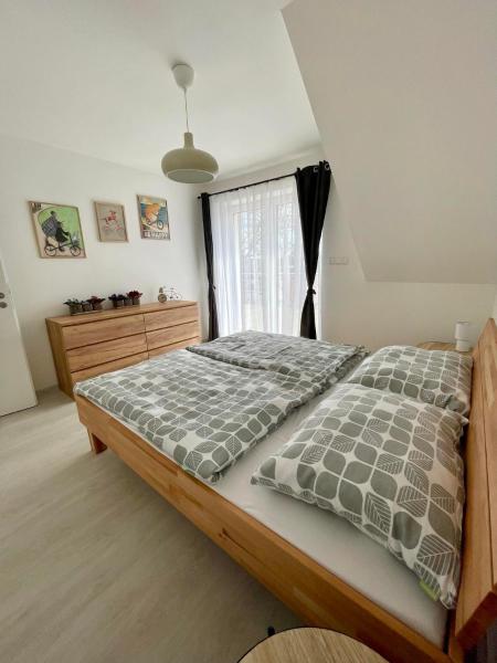 Na fotografii je vidět objekt Apartmán Bystřice nacházející se ve městě Býšovec.