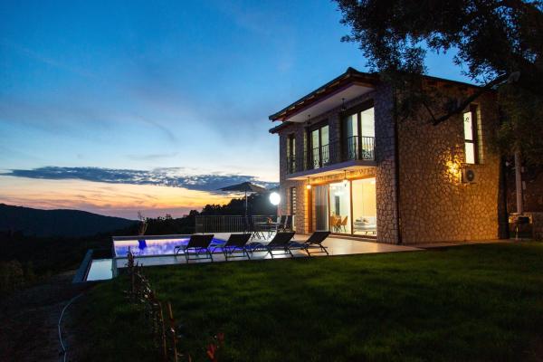 På billedet ses objektet Villa Salč beliggende i byen Ulcinj.
