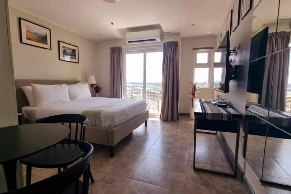照片显示了位于Santol市的Exceptional 11th floor Studio @ La Grande Near Airport & Walking Street.物件。