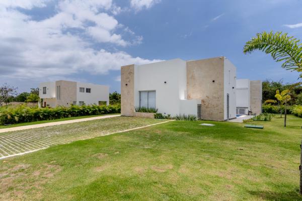 Na zdjęciu widoczny jest obiekt New villa by the beach! położony w mieście Boca del Soco.