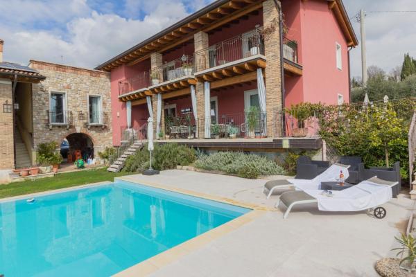 A la foto es mostra l'objecte [Lazise • Lago di Garda] Piscina, Parcheggio situat a la ciutat de Lazise.