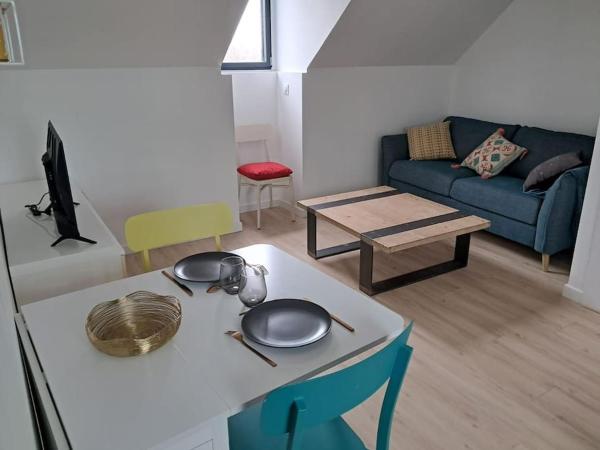 Na zdjęciu widoczny jest obiekt Appartement T2 proche centre/gare położony w mieście Lorient.