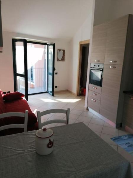 En la foto se muestra el objeto Casa a 300m dal mare con posto auto ubicado en la ciudad de Imperia.