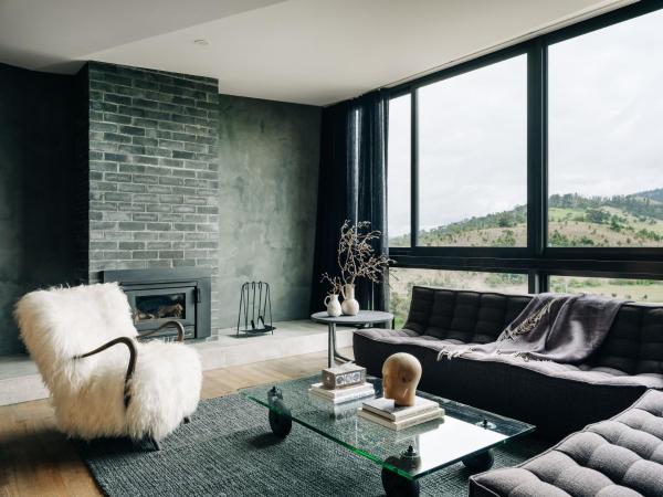 Moody Luxury Home In The Wine Region - Oak Lodge & Coal River Valley Historical Society Inc., Richmond