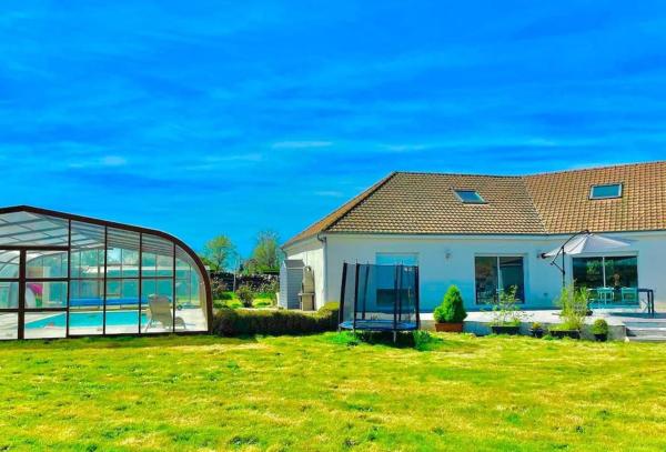 På bilden syns objektet La Condélisana - Maison spacieuse avec piscine som ligger i staden Corneville-sur-Risle.