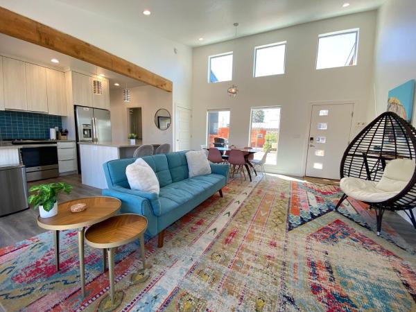 Foto 6: Timber & Tin E 2Bed 2Bath w Pool & Rooftop Deck