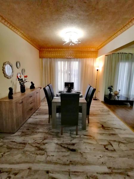 Na fotografii je vidět objekt Anastasia's Apartment ΛΑΥΡΙΟ nacházející se ve městě Lávrion.