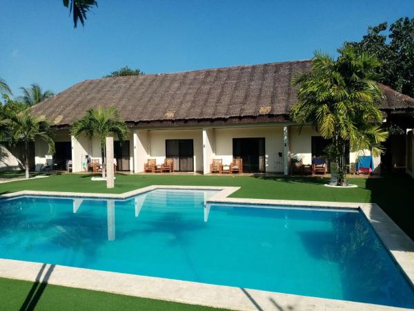 Na fotografii je vidět objekt HIGALA Resort nacházející se ve městě Panglao.