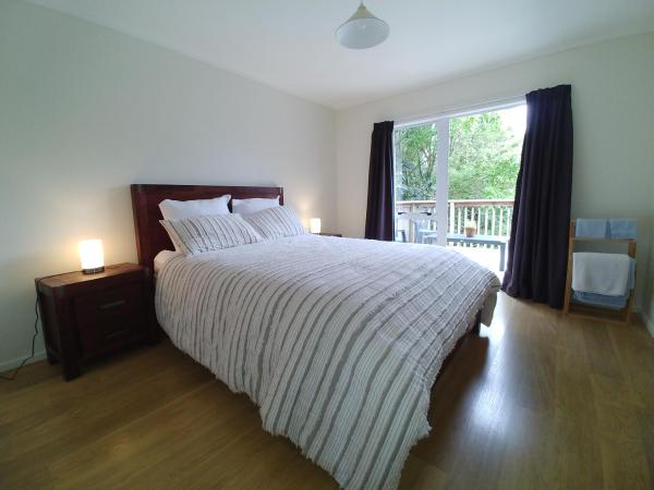 På bildet vises objektet Comfortable 2-bedroom unit close to Hamilton, New Zealand som ligger i byen Whatawhata.