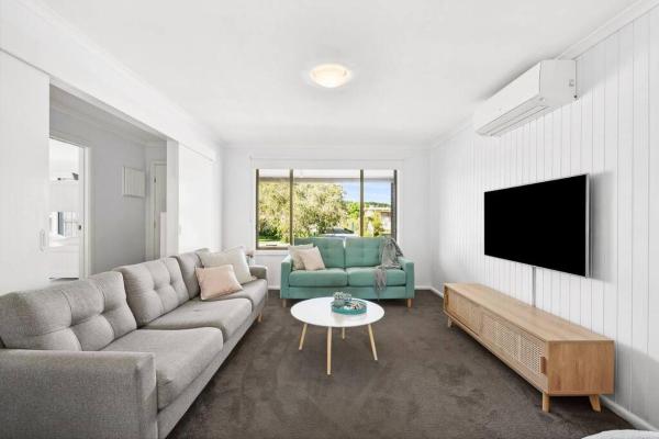 A la foto es mostra l'objecte The Absolute Beach Escape for 11 situat a la ciutat de Saint Leonards.