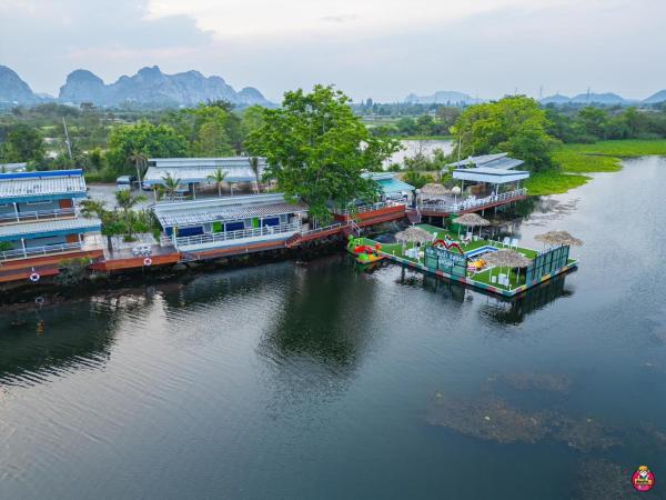På bilden syns objektet The Rimnam Resort พูลวิลล่า ราชบุรี som ligger i staden Ban Kluai.