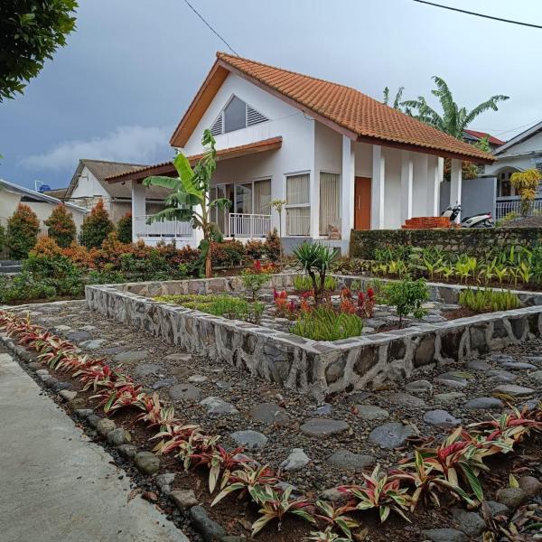 Auf dem Foto ist das Objekt Villa Tombo Sayah in der Stadt Kiarapayung 2 zu sehen.