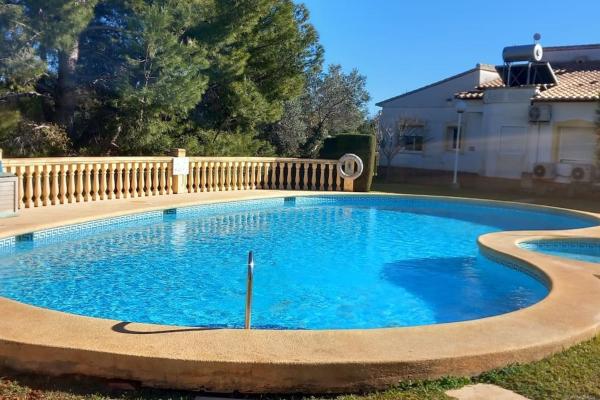 A la foto es mostra l'objecte Casa Bella situat a la ciutat de Beniarbeig.