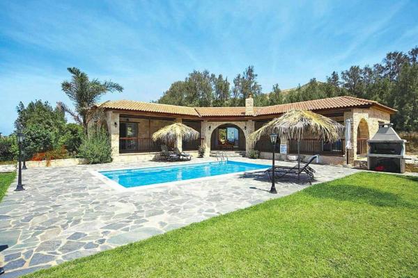 A la foto es mostra l'objecte Villa Lianti situat a la ciutat de Pomos.