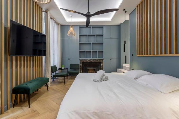 Kuvassa näkyy kohde Love Room Balneo Sauna Pierre Corneille !, joka sijaitsee kaupungissa Lyon.