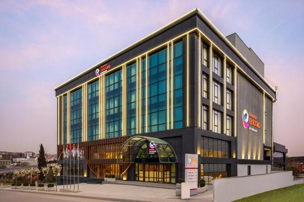 Nella foto è visibile l'oggetto Ramada Encore by Wyndham Istanbul Airport Arnavutkoy situato nella città di Boyalık.