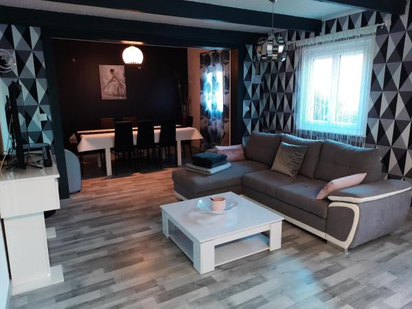 Na zdjęciu widoczny jest obiekt villa denise 200 m riviere orb położony w mieście Cessenon.