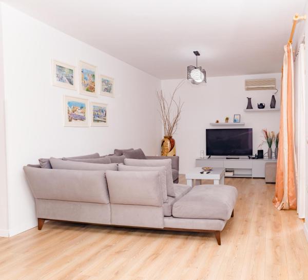 Modern Oasis Near Park & Stadium - Tirana