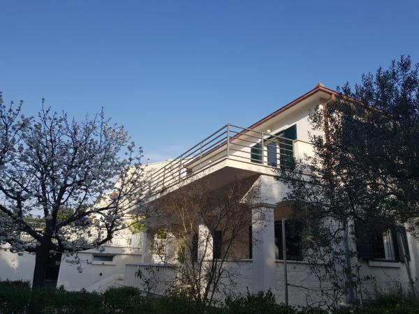Na zdjęciu widoczny jest obiekt ZiN Apartment położony w mieście Supetar.