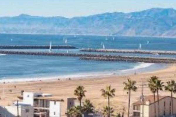 MDR 1bd/1ba escape, pool-view, spa, gym & parking!, Los Angeles