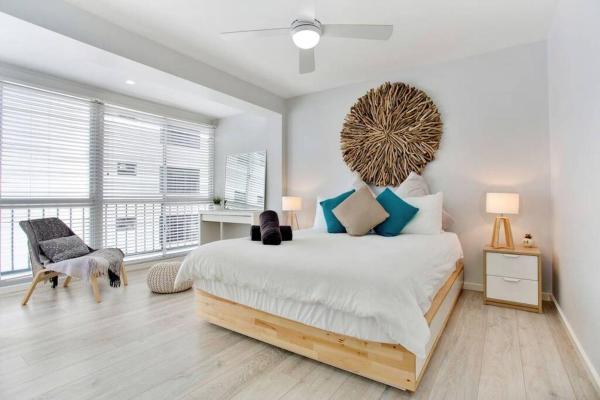 The photo shows the POSITION POSITION POSITION located in the city of Coolangatta.