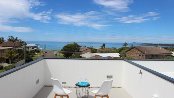 The photo shows the Seaview At Wallabi Point located in the city of Wallabi Point.