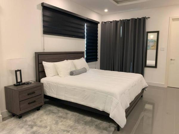 Na fotografii je vidět objekt Taryn Suite 2BR Apt in Kingston nacházející se ve městě Barbican.