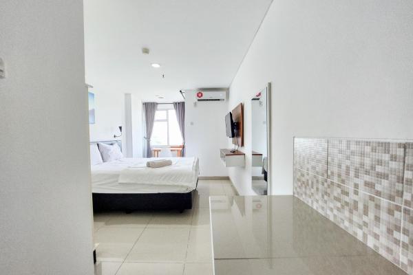 写真にはCibeber市にあるRedLiving Apartemen Enviro - Aurora Roomsが写っています。
