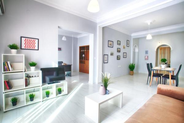 Foto 1: Emphasis - Galerius Palace #Skgbnb