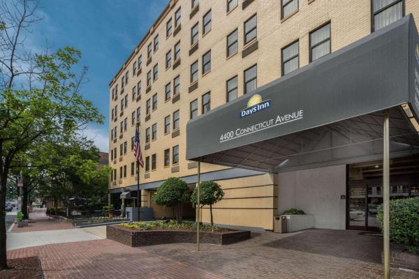 Op de foto is het object Days Inn by Wyndham Washington DC/Connecticut Avenue te zien, gelegen in de stad Washington.
