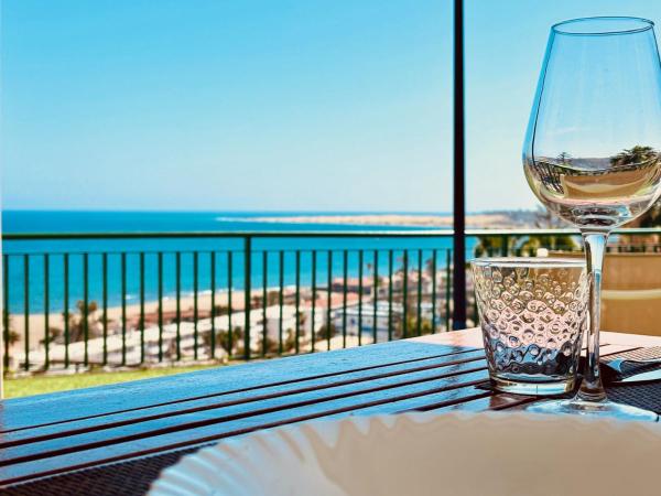 Nella foto è visibile l'oggetto Click & Guest - Vivienda Vacacional para el Relax situato nella città di Maspalomas.