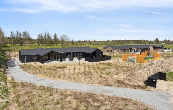 Na fotografii je vidět objekt Stunning Home In Ålbæk With Sauna nacházející se ve městě Ålbæk.