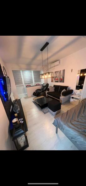 Kuvassa näkyy kohde Apartman Paola - massage chair- 0-24 self check IN OUT- Županja, joka sijaitsee kaupungissa Štitar.