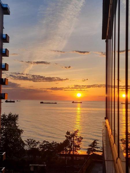 Cozy Apartment In 50 Meters To The Beach - Batumi