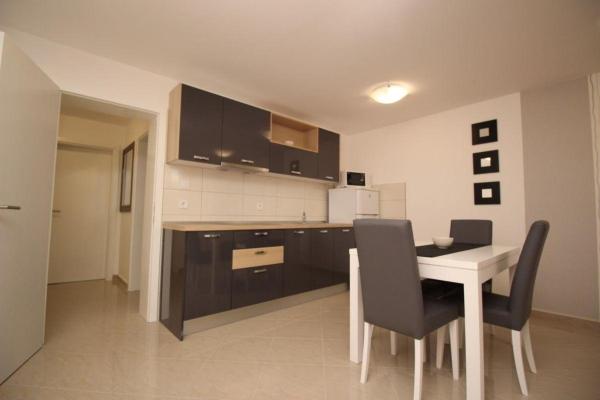 På billedet ses objektet Nettes Appartement in Baška mit Gemeinsamer Terrasse beliggende i byen Baška.