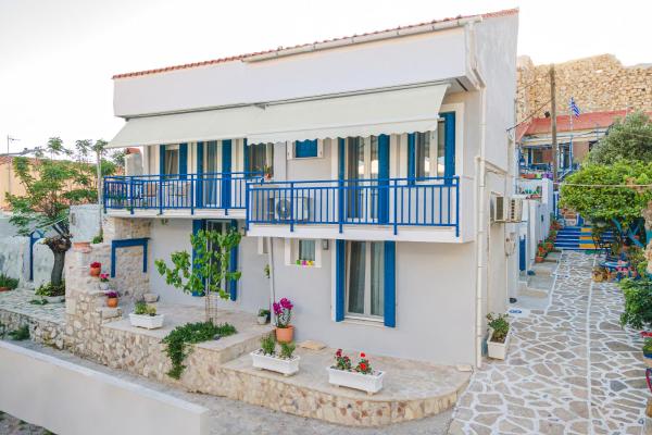 The photo shows the Pythagoreio Blue Street Apartment with Terrace located in the city of Pythagoreio.