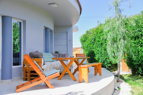 A la foto es mostra l'objecte Angel Paradise Villa situat a la ciutat de Kórinthos.