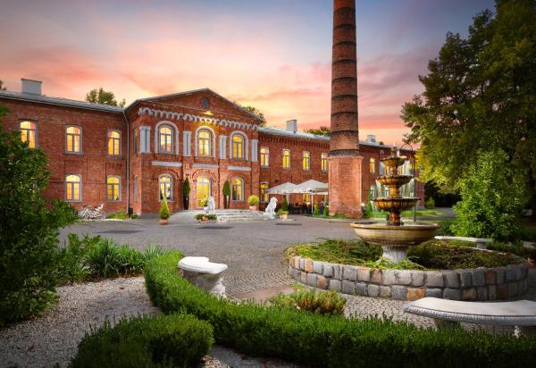A la foto es mostra l'objecte Royal Hotel Modlin situat a la ciutat de Trębki.