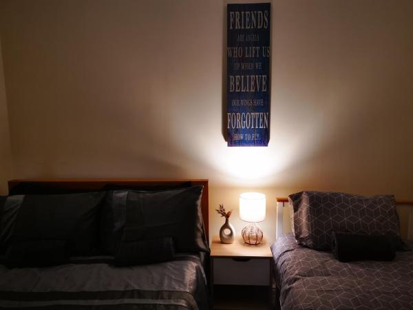 照片显示了位于Tilehurst市的Reading town Comfort物件。
