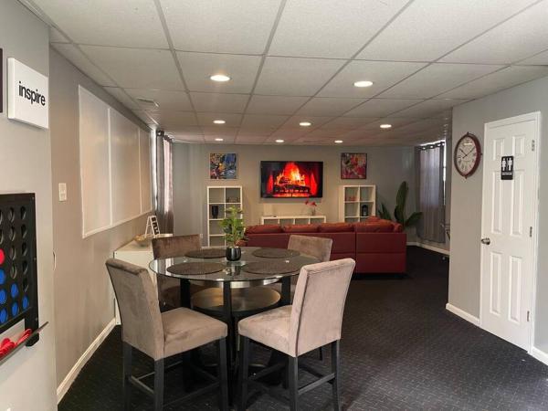 A la foto es mostra l'objecte Charming Urban Retreat - Near UC, Med Centers, OTR situat a la ciutat de Cincinnati.