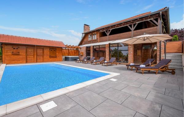 Na zdjęciu widoczny jest obiekt Gorgeous Home In Rovisce położony w mieście Cepidlak.
