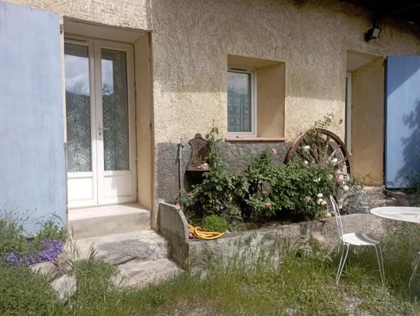 A la foto es mostra l'objecte studio du jardin situat a la ciutat de Barcillonnette.