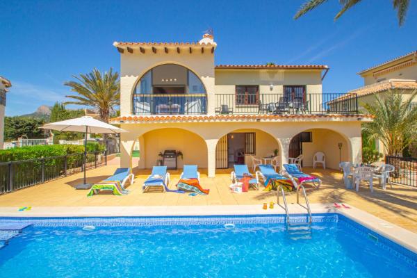 A la foto es mostra l'objecte Villa Cohete - Plusholidays situat a la ciutat de Calp.
