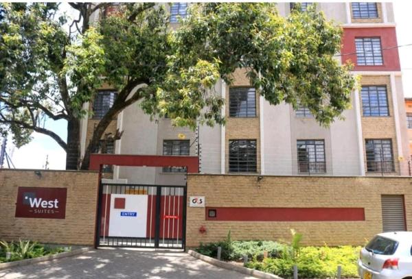LN ELEGANTlY FURNISHED WEST SUITE, Nairobi