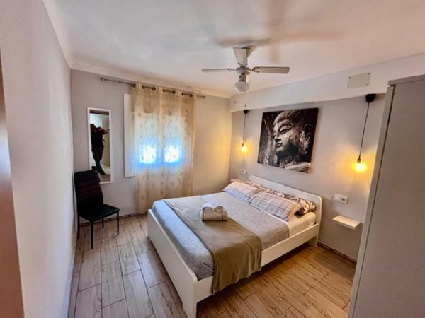A la foto es mostra l'objecte Apartamentos FULL EQUIPPED situat a la ciutat de Elx.