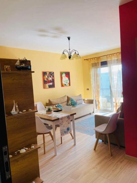 Na fotografii je vidět objekt Boat Apartment nacházející se ve městě Durrës.