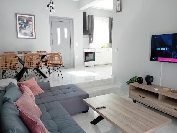 A la foto es mostra l'objecte Spacious maisonette 200m from the sea private situat a la ciutat de Mitikas.